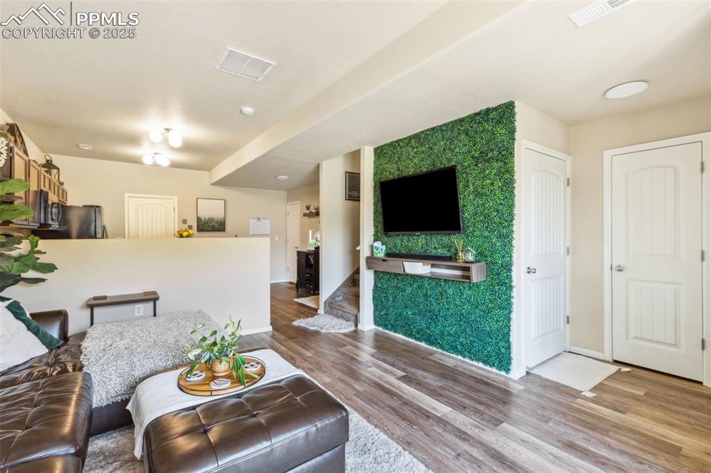 Image 6 of 35: Living Room