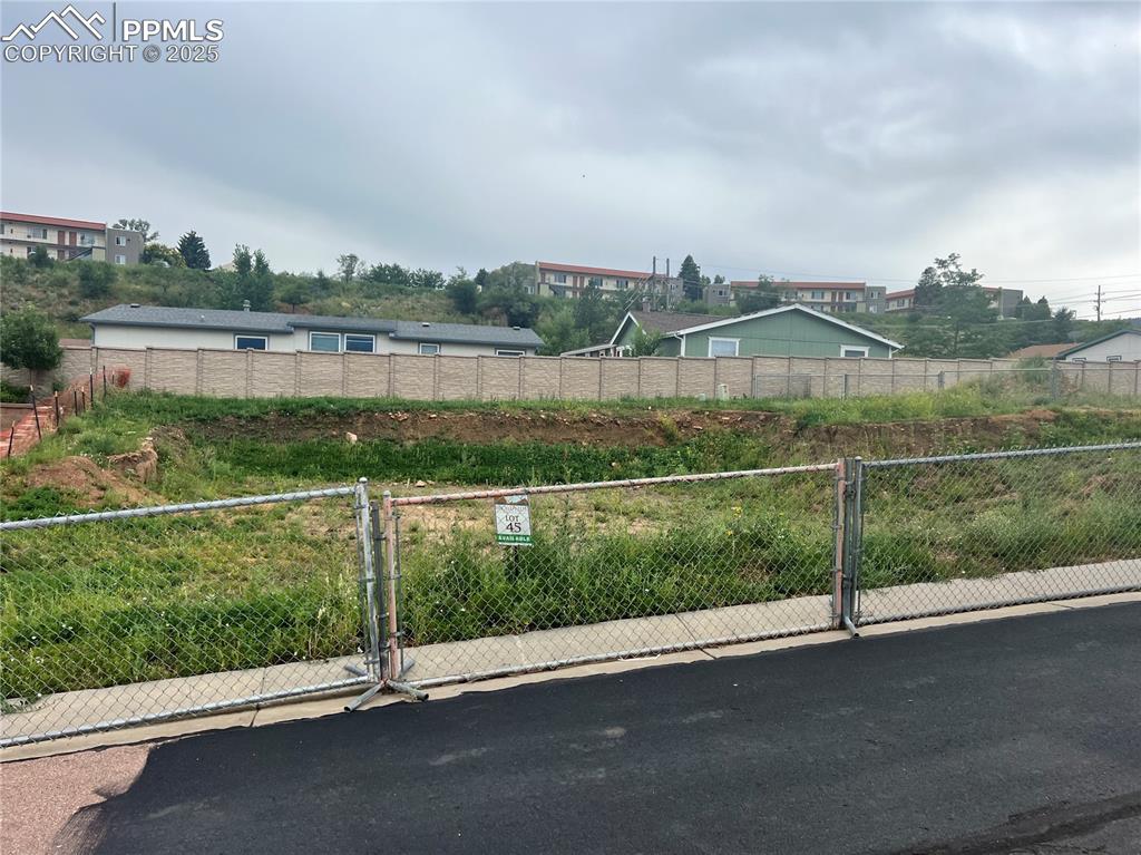 Image 3 of 9: No Description Available