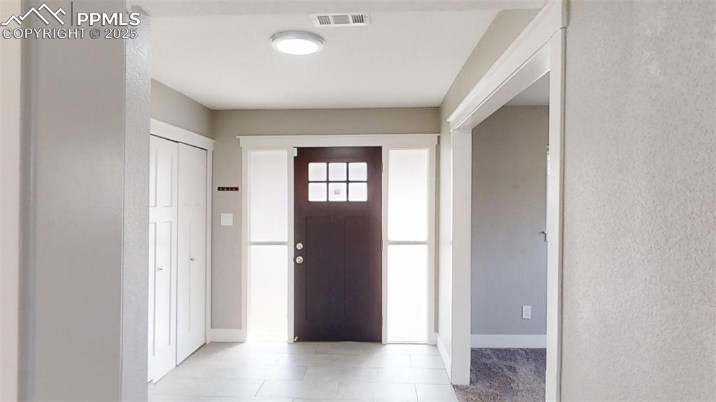 Image 16 of 22: Entry
