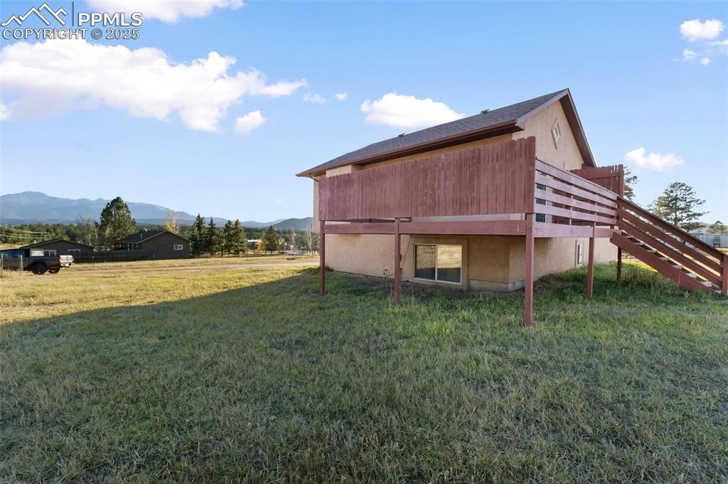 Image 27 of 28: Side of Structure