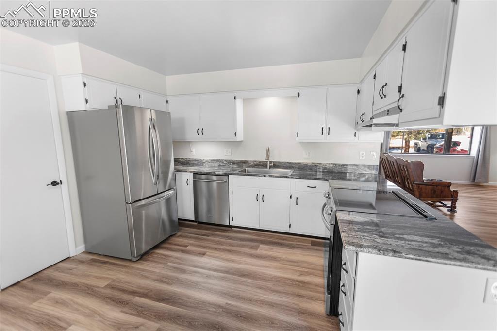 Image 23 of 31: Back Yard