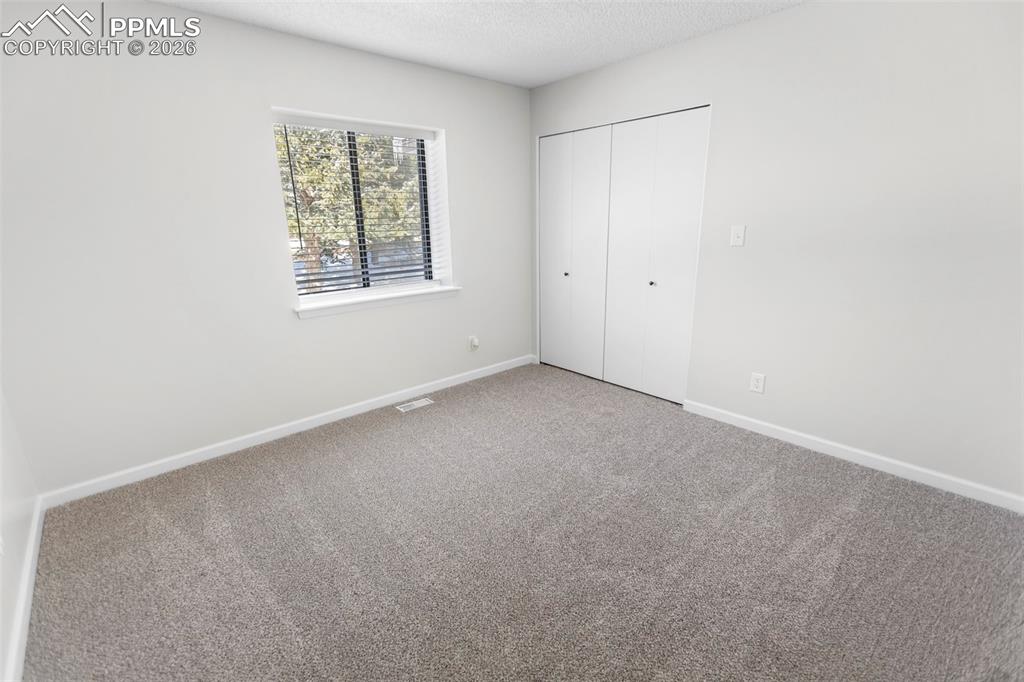 Image 30 of 31: Dining Area