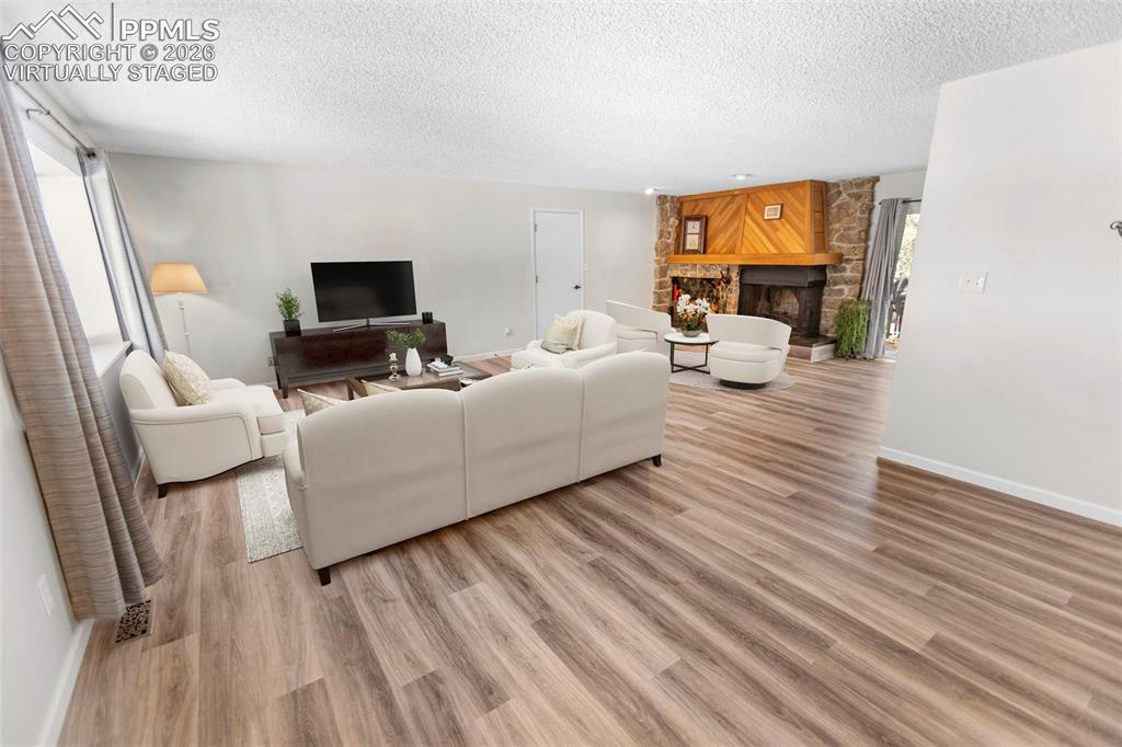 Image 6 of 31: No HOA