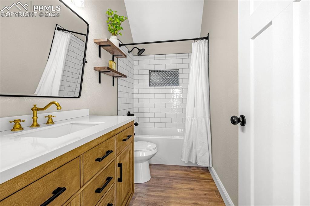 Image 29 of 50: Bonus room bathroom 