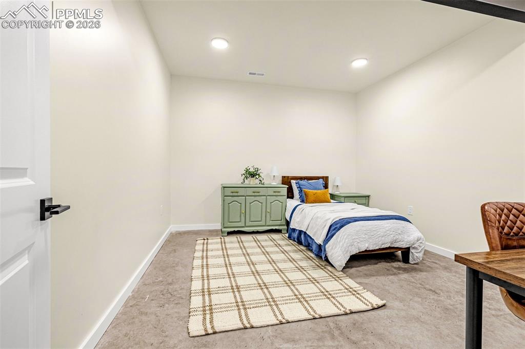 Image 37 of 50: Sixth bedroom in basement 