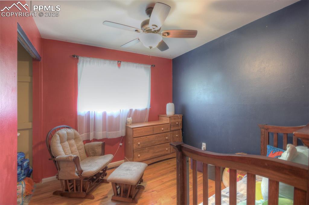 Image 14 of 32: Bedroom