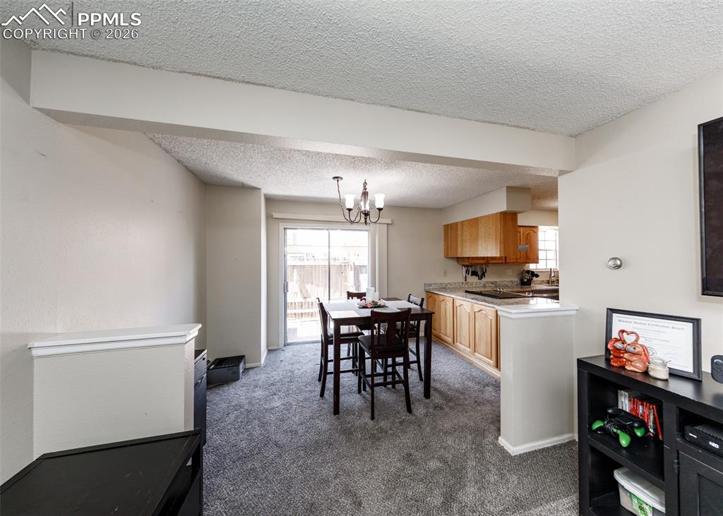 Image 11 of 20: Dining Area