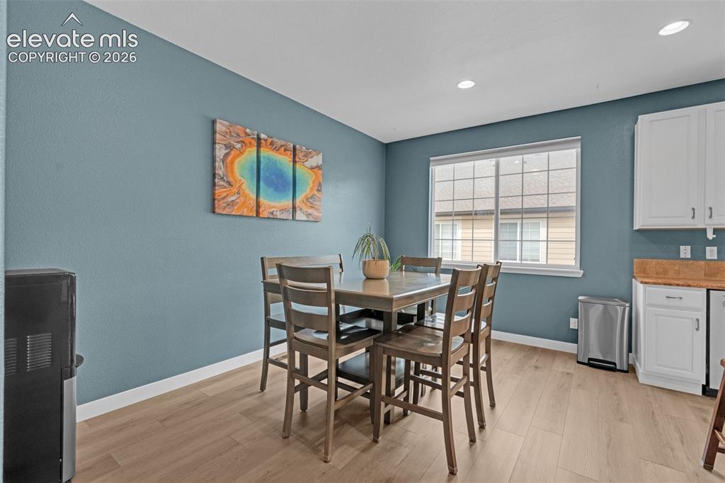 Image 10 of 30: Dining Area