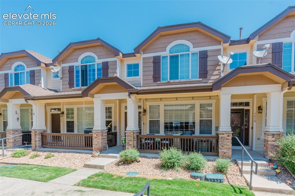 Image 2 of 30: Front view of home