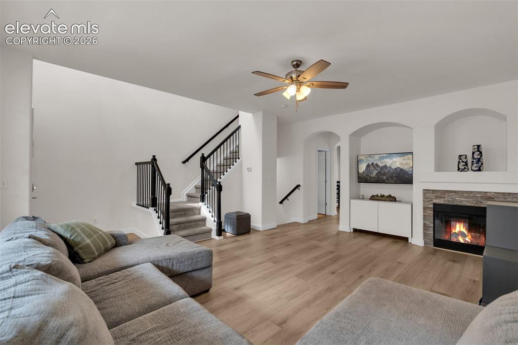Image 9 of 30: Living Room