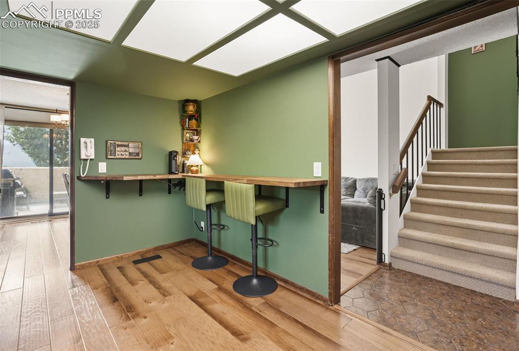 Image 14 of 26: Upgraded breakfast bar adds convenience