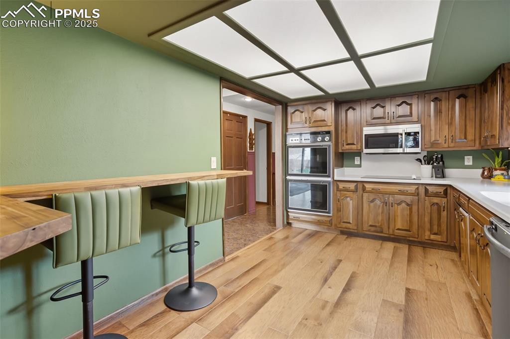 Image 15 of 26: Kitchen