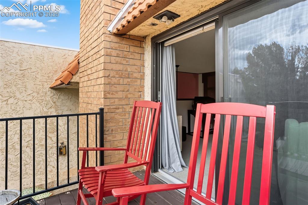 Image 19 of 26: Balcony