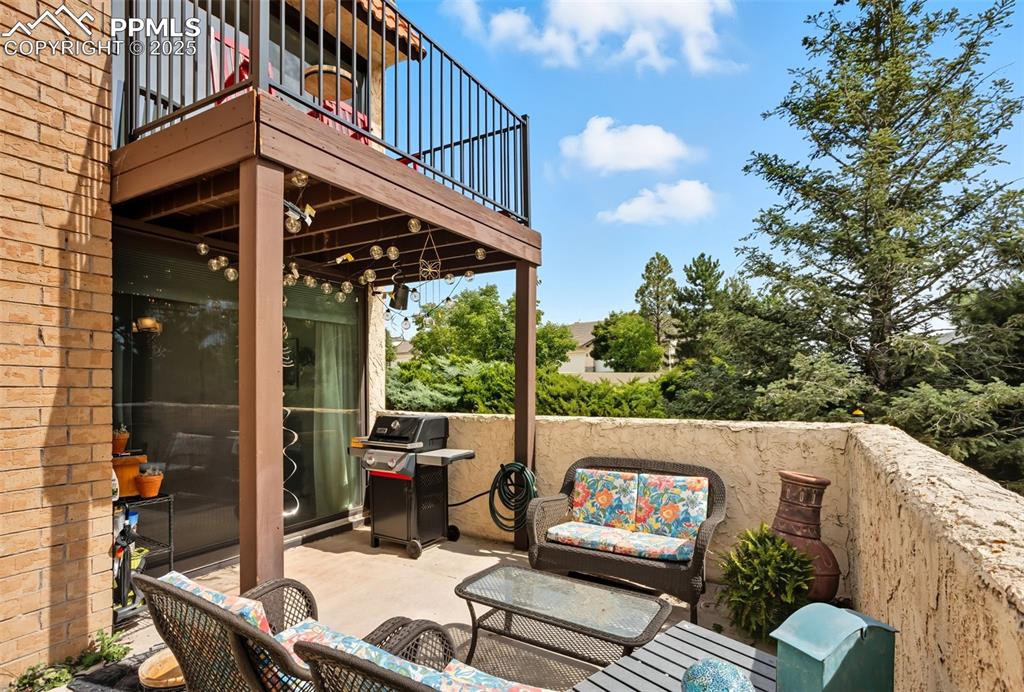 Image 25 of 26: Patio