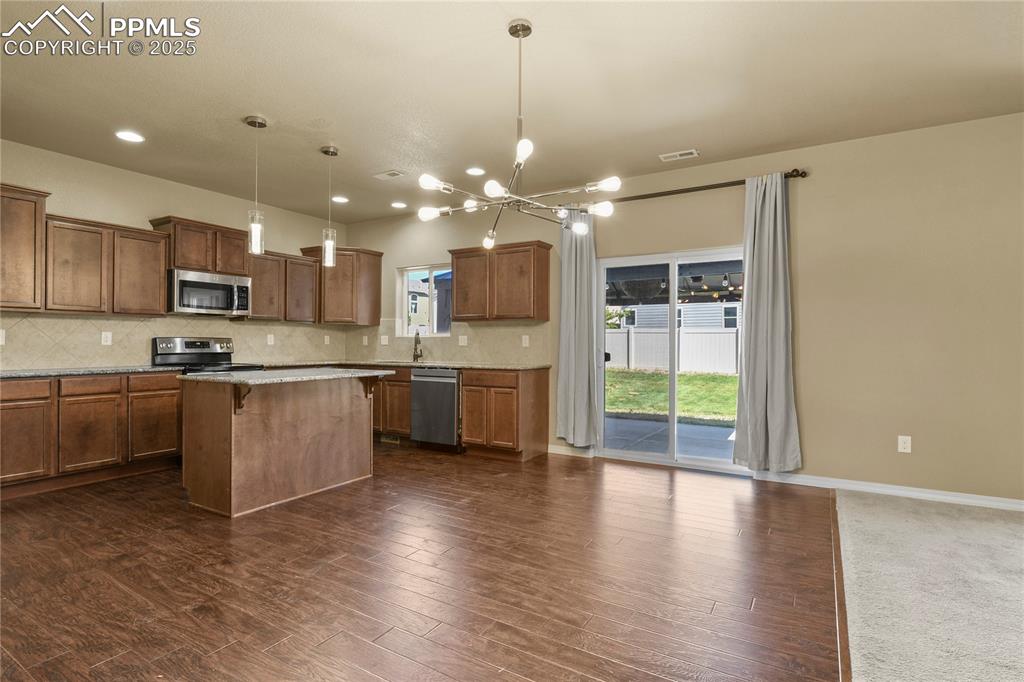 Image 11 of 39: Kitchen