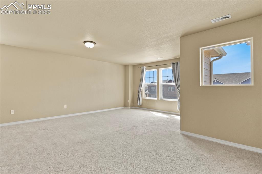 Image 21 of 39: Loft