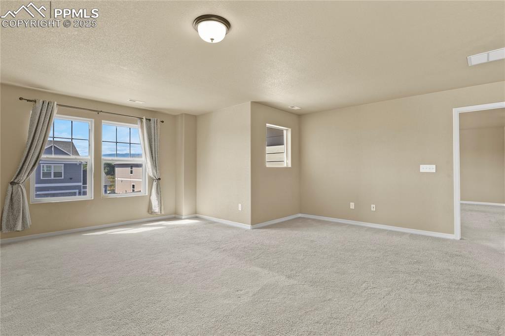 Image 24 of 39: Loft