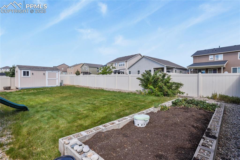 Image 39 of 39: Yard