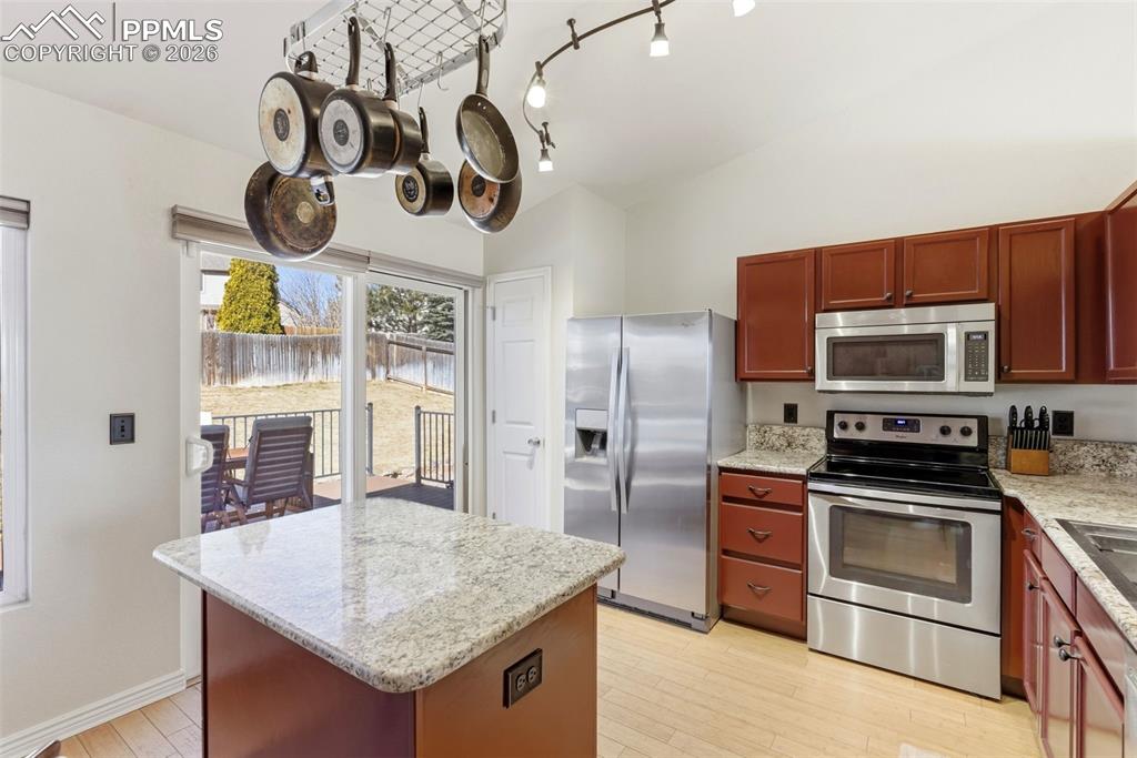 Image 12 of 43: Kitchen