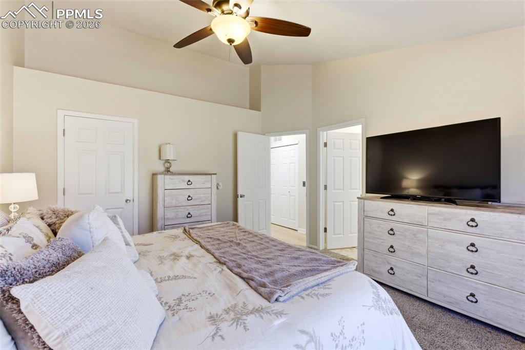 Image 26 of 43: Bedroom