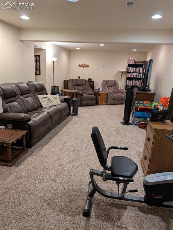 Image 16 of 28: Family Room
