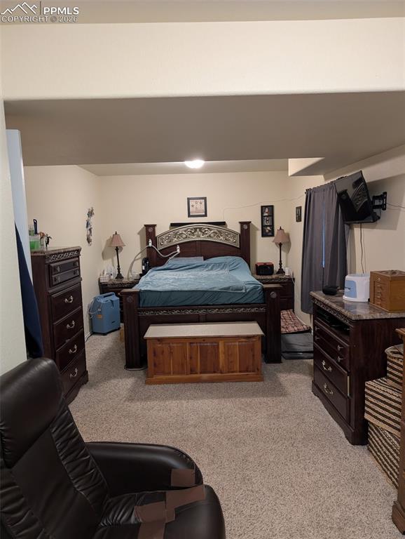 Image 18 of 28: Bedroom