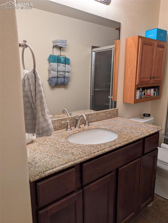 Image 21 of 28: Bathroom