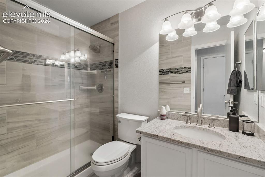 Image 20 of 27: Bathroom