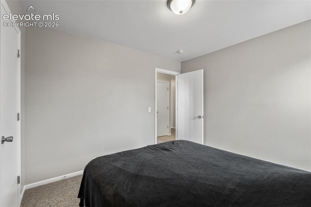 Image 22 of 27: Bedroom