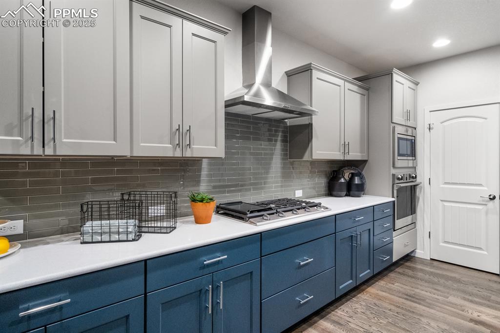 Image 15 of 30: Kitchen