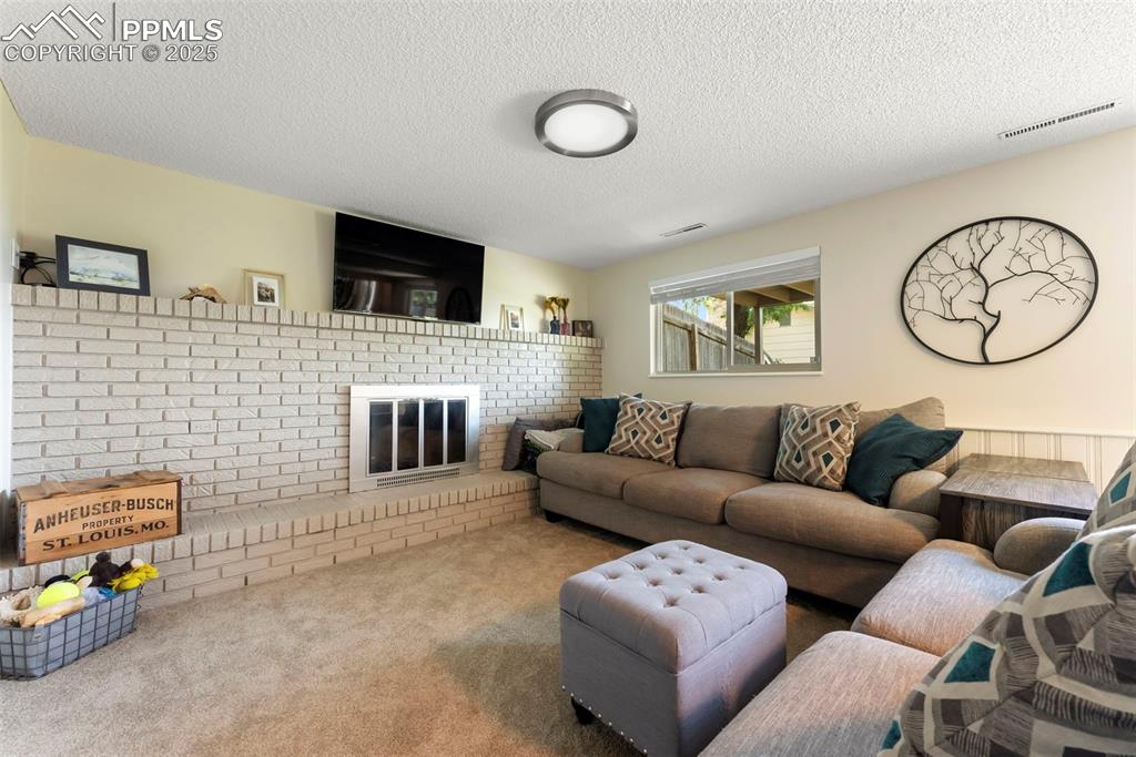 Image 23 of 37: Family Room