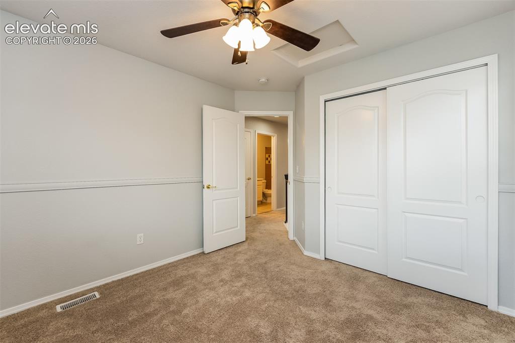 Image 14 of 25: Bedroom