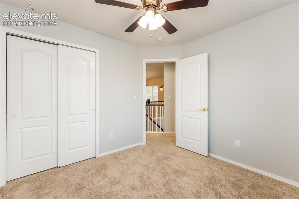 Image 16 of 25: Bedroom