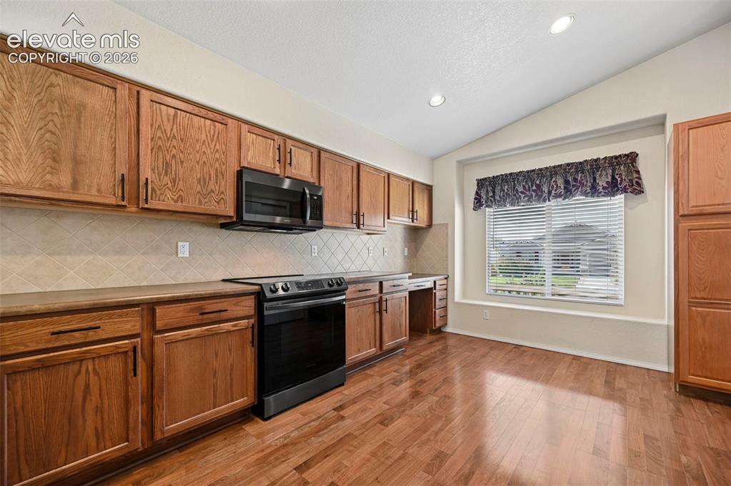 Image 8 of 36: Kitchen
