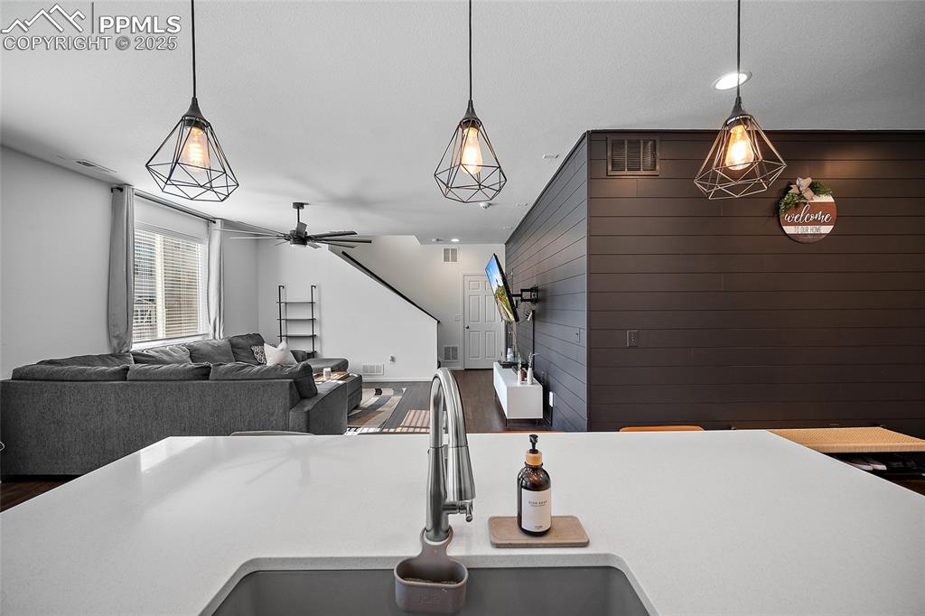 Image 10 of 47: Kitchen