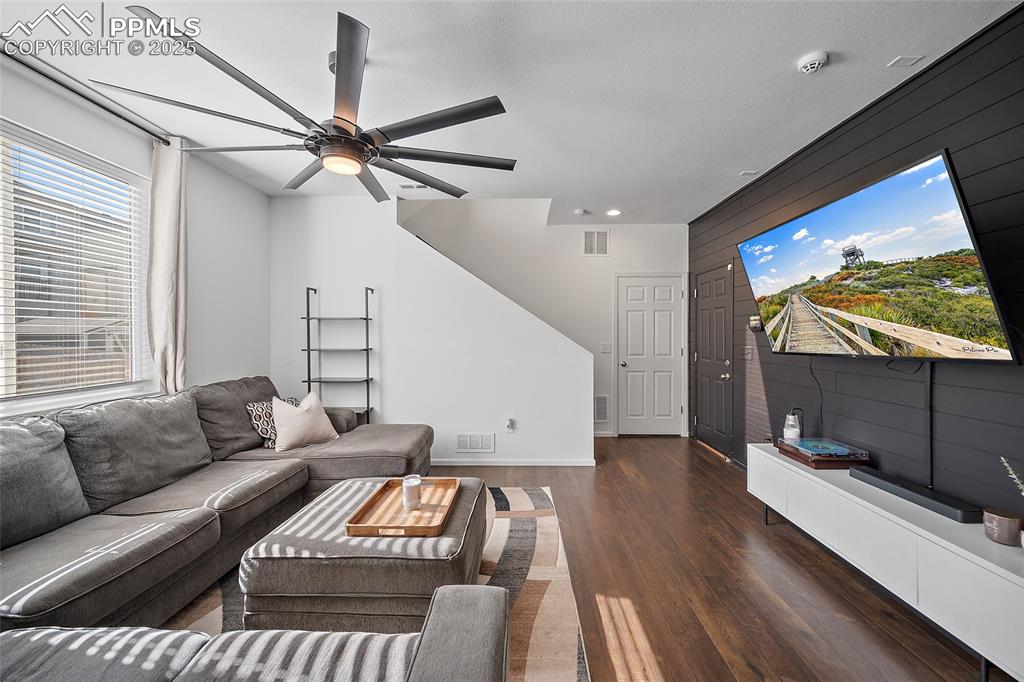 Image 15 of 47: Living Room