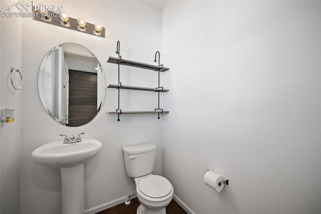 Image 4 of 47: Bathroom