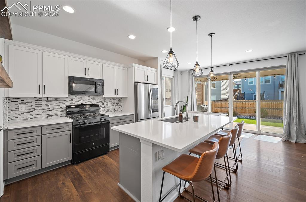 Image 6 of 47: Kitchen