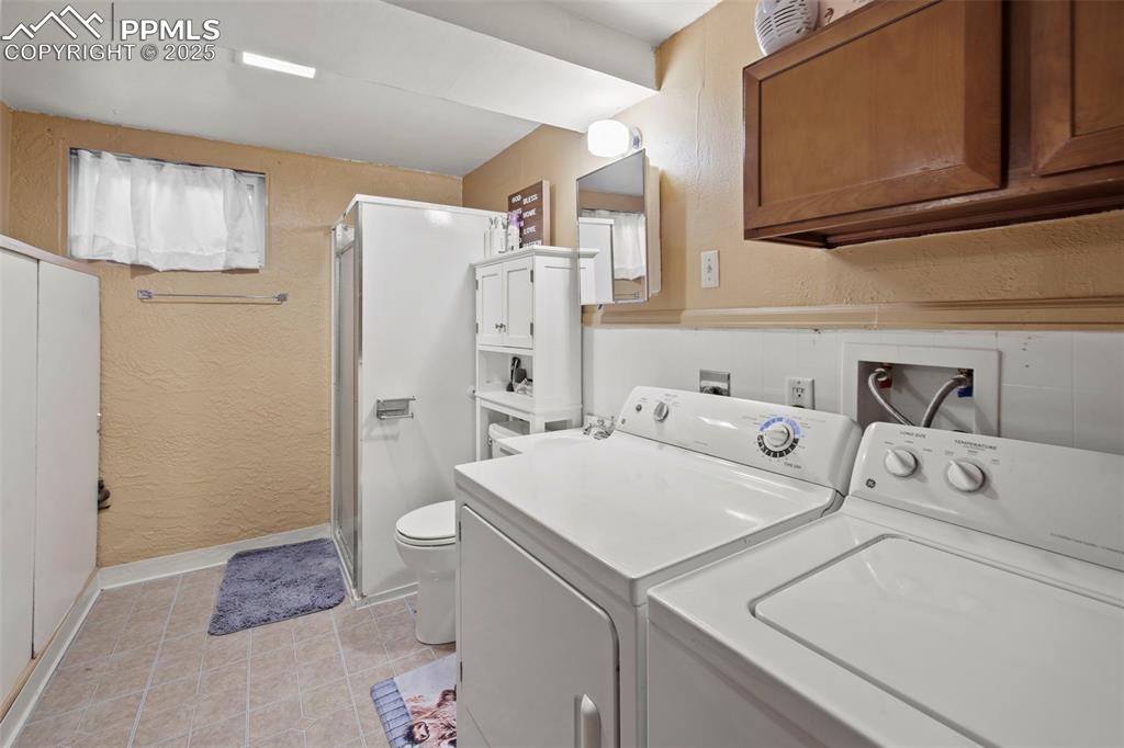 Image 29 of 46: Laundry