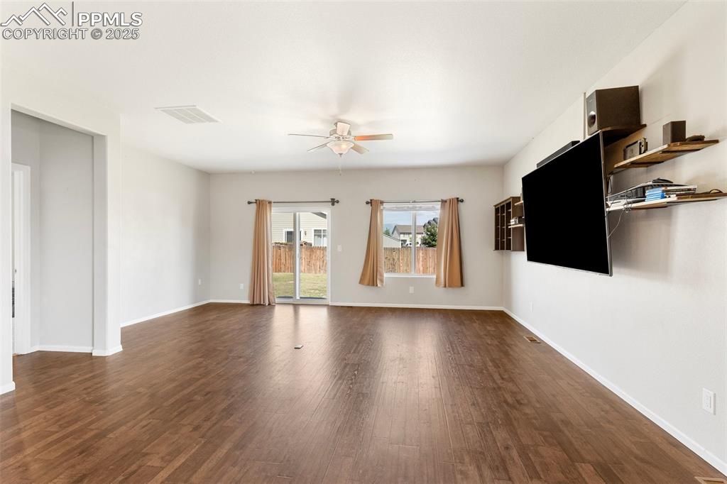 Image 6 of 48: Living Room