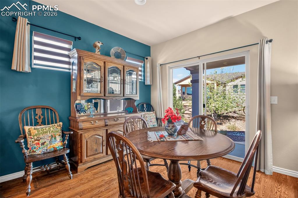 Image 12 of 45: Dining Area