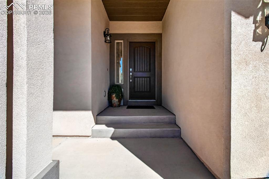 Image 33 of 45: Entry