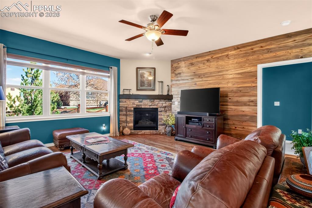 Image 4 of 45: Living Room