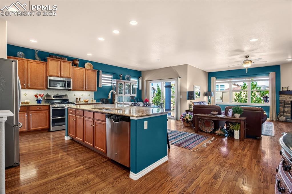 Image 8 of 45: Kitchen