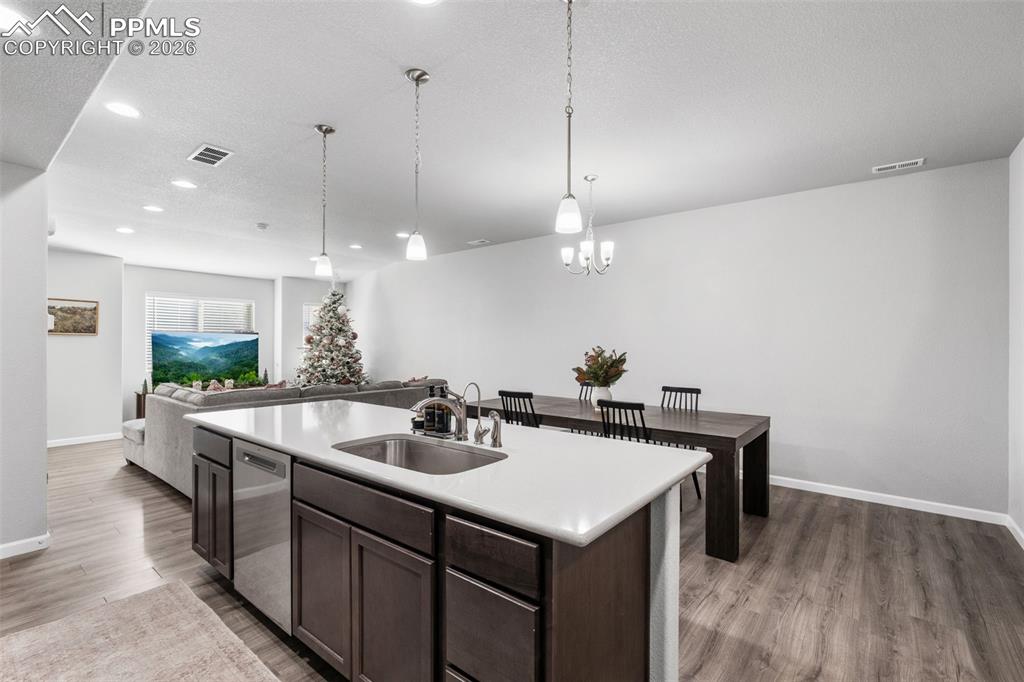 Image 14 of 34: Kitchen