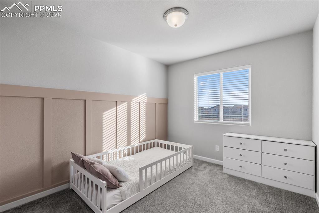 Image 21 of 34: Bedroom