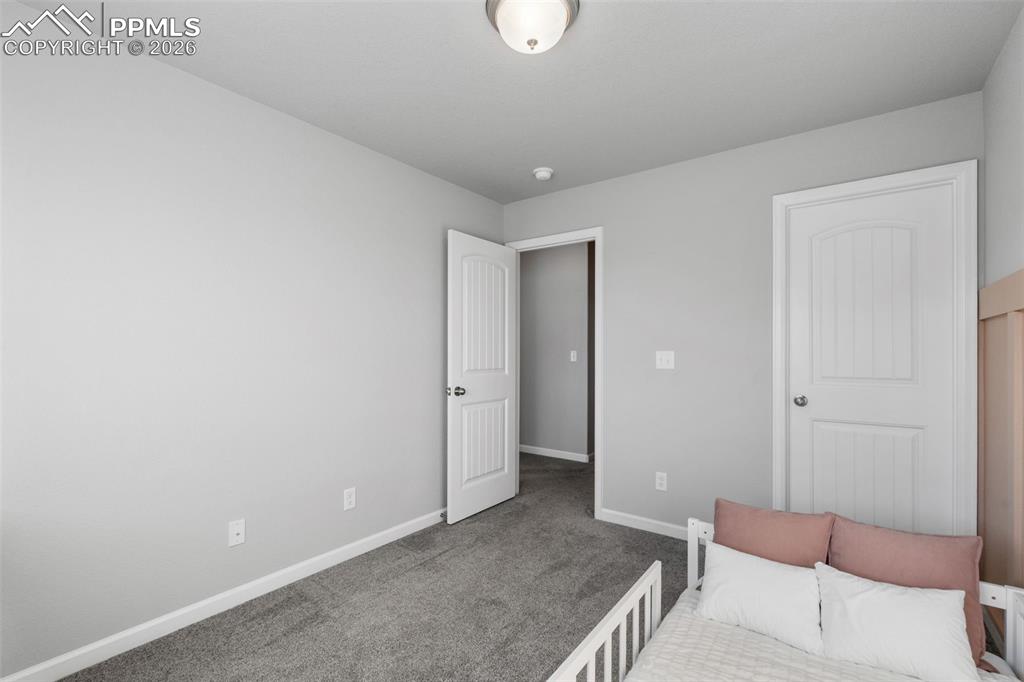 Image 22 of 34: Bedroom