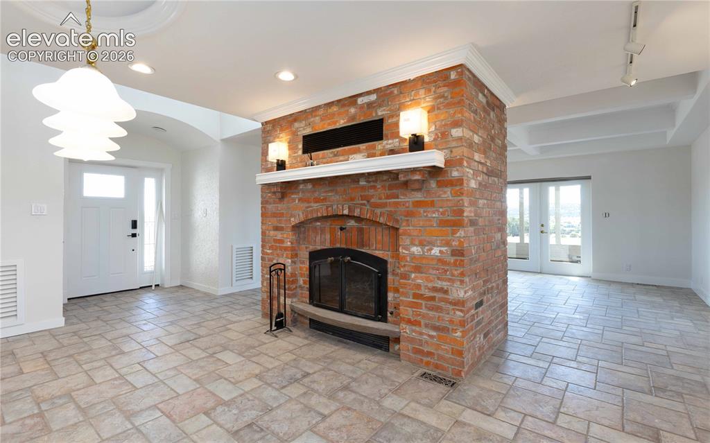 Image 12 of 40: Dining Room