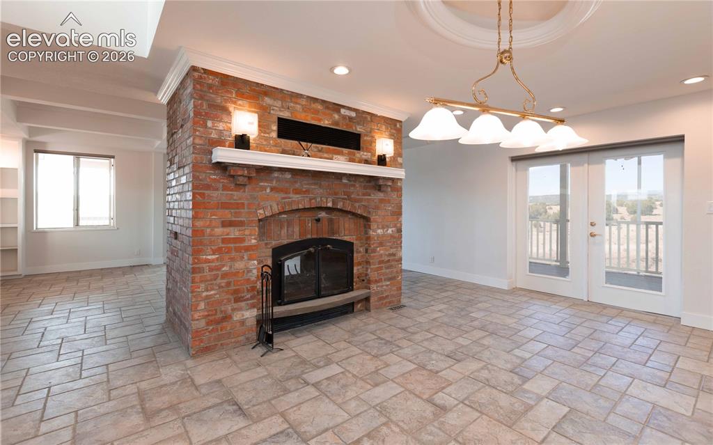 Image 13 of 40: Dining Room
