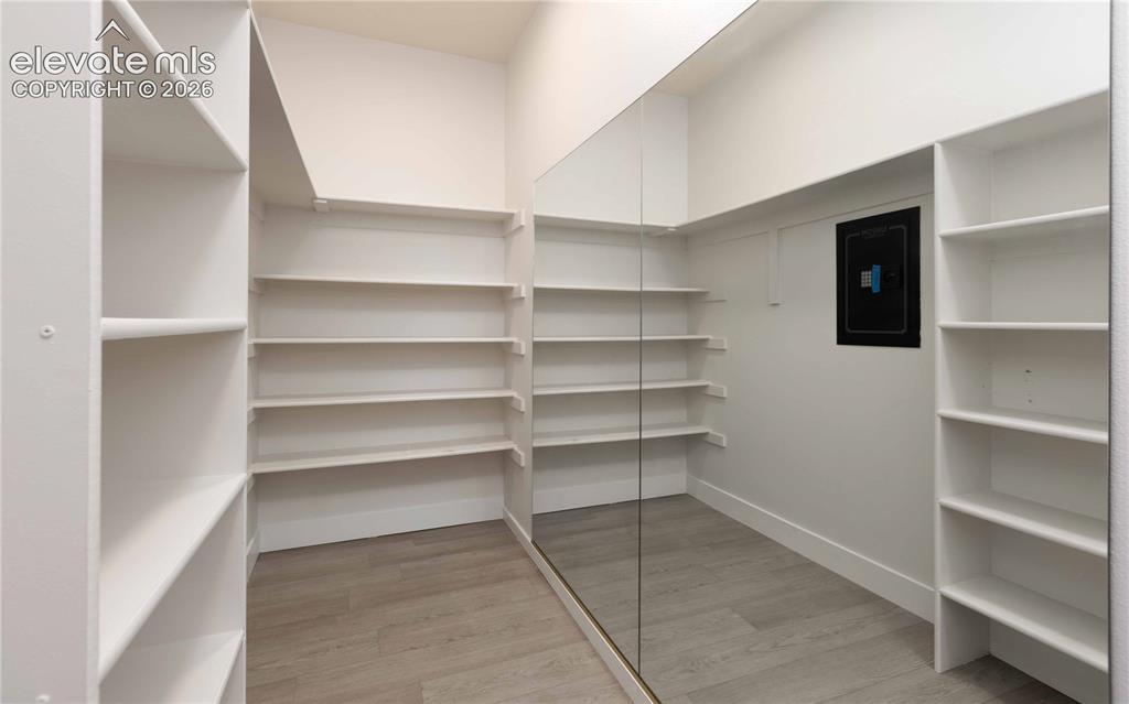 Image 16 of 40: Closet